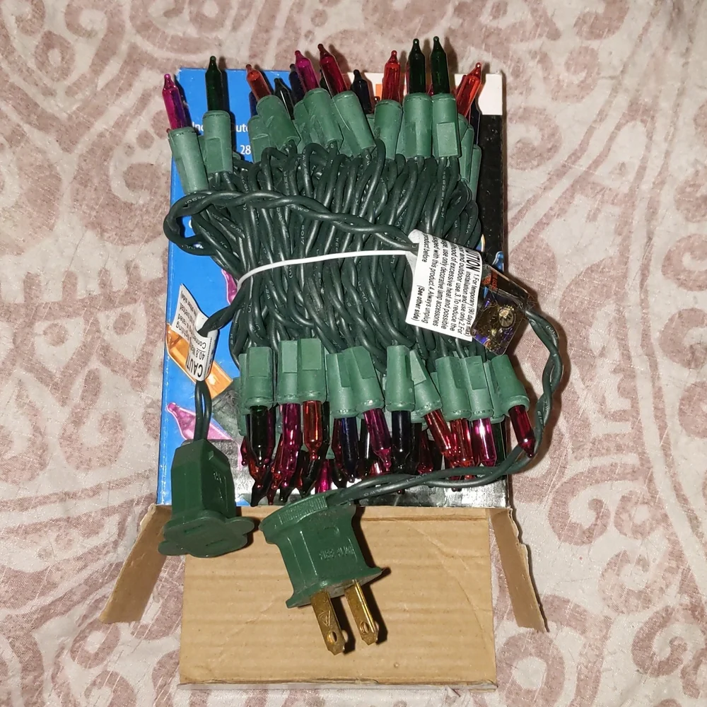 SALE SYLVANIA Mini Christmas Tree Holiday 100 Mini Lights, Multicolor